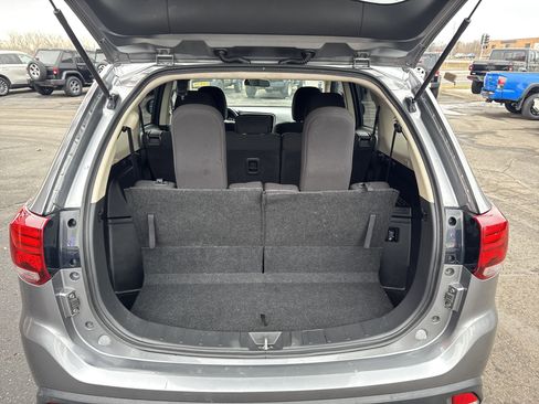 Used 2020 Mitsubishi Outlander SE image 29