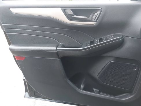 Used 2022 Ford Escape SE w/ SE Sport Appearance Package FWD image 30