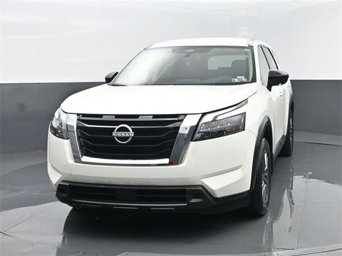 Used 2024 Nissan Pathfinder S image 23