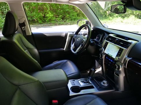 Used 2023 Toyota 4Runner Limited AWD/4WD image 37