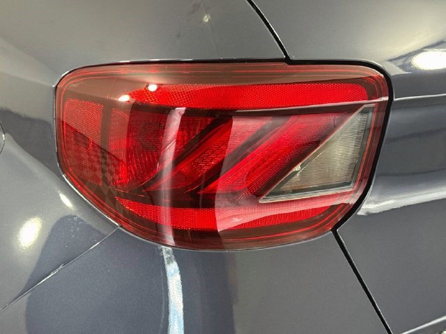 Used 2024 Hyundai Venue Limited FWD image 35