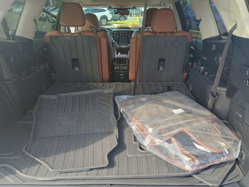 Certified 2025 Subaru Ascent Touring AWD/4WD image 21