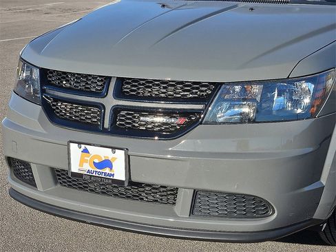 Used 2020 Dodge Journey SE w/ SE Popular Equipment Group image 9