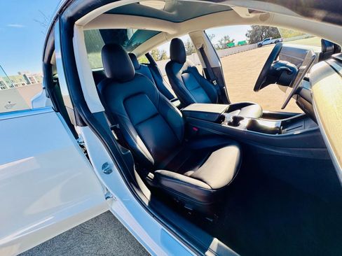 Used 2020 Tesla Model 3 RWD image 19