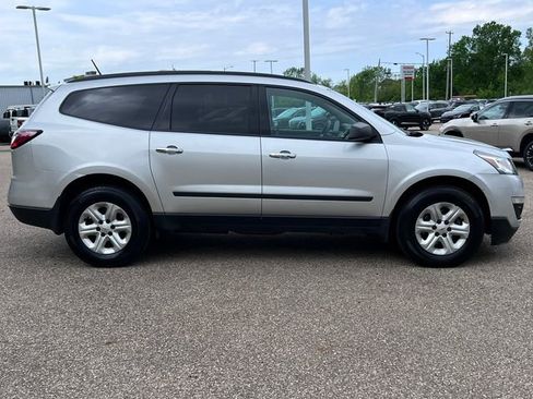 Used 2017 Chevrolet Traverse LS FWD image 33
