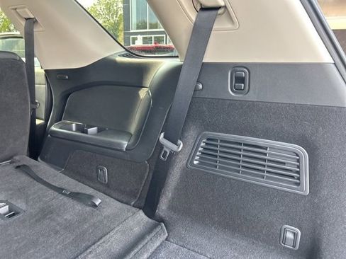 Used 2024 Nissan Pathfinder SV image 32