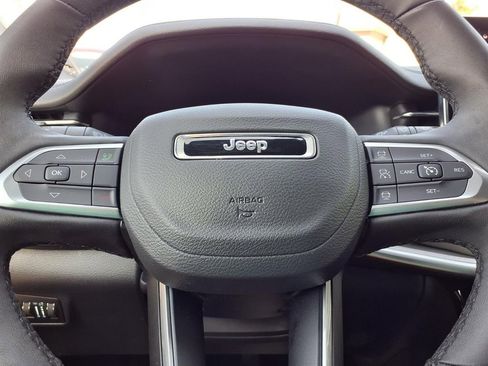 Used 2025 Jeep Compass Limited AWD/4WD image 14