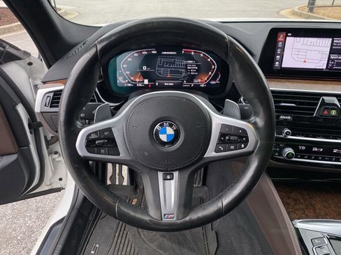 Used 2020 BMW M550i xDrive w/ Premium Package image 49