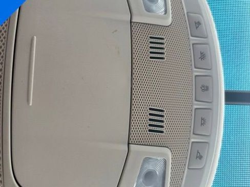 Used 2018 Ford Edge SEL image 21