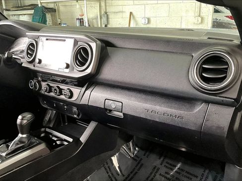 Used 2016 Toyota Tacoma TRD Off-Road w/ Towing Package image 23