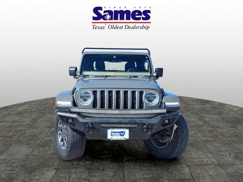 Used 2020 Jeep Gladiator Overland w/ Popular Equipment Package AWD/4WD image 2
