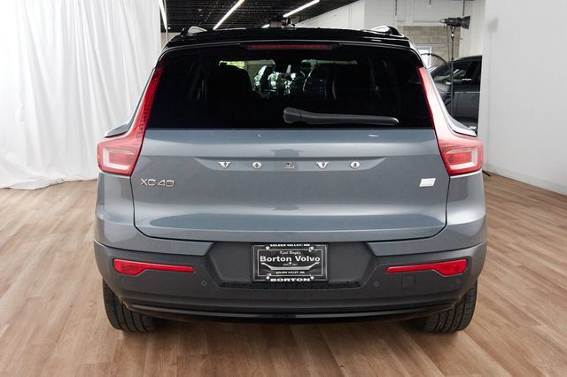 Used 2021 Volvo XC40 P8 Recharge w/ Advanced Package AWD/4WD image 4
