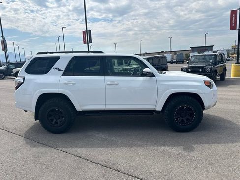 Used 2021 Toyota 4Runner TRD Off-Road Premium w/ Moonroof Package AWD/4WD image 6