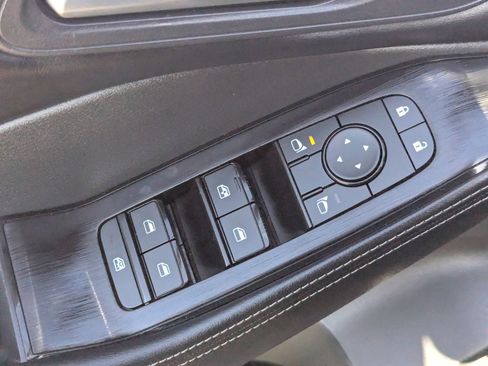 Certified 2025 Nissan Rogue SV FWD image 20
