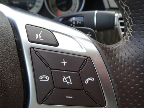 Used 2016 Mercedes-Benz E 350 4MATIC Sedan image 18