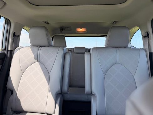 Used 2020 Toyota Highlander Platinum AWD/4WD image 10