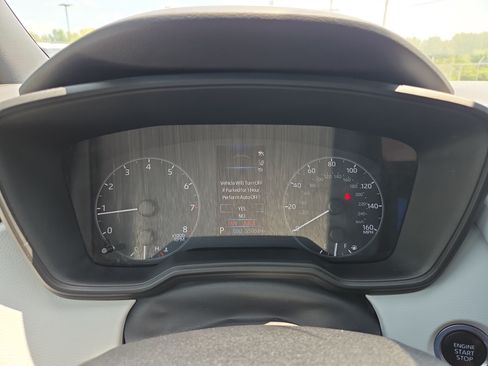 Used 2023 Toyota Corolla SE w/ Carpet Mat Package (TMS) FWD image 13