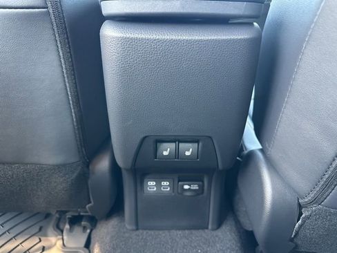 New 2026 Toyota Prius Plug-In Hybrid FWD image 16