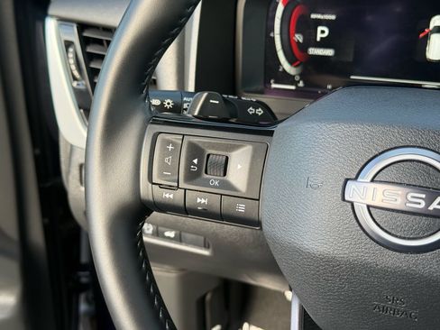 Used 2026 Nissan Rogue SL FWD image 17