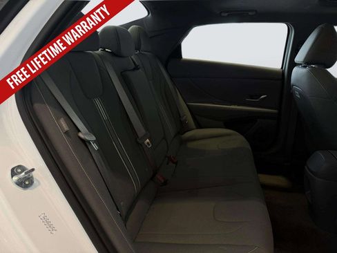 Used 2025 Hyundai Elantra SEL FWD image 32