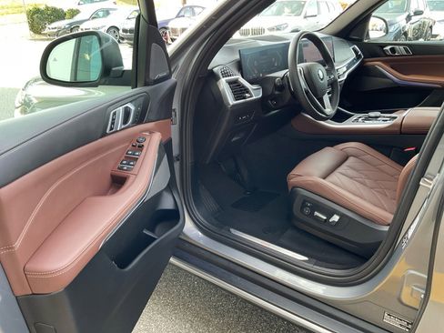 Certified 2025 BMW X5 xDrive40i w/ Premium Package image 31