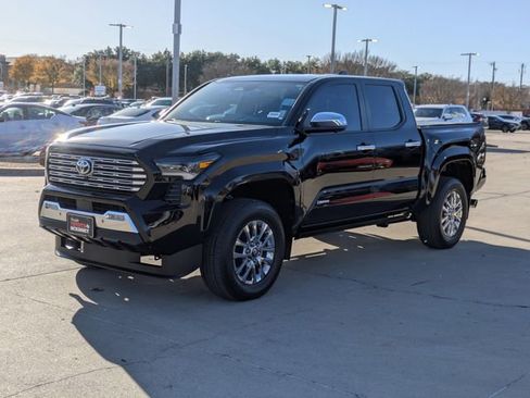 Used 2024 Toyota Tacoma Limited image 10