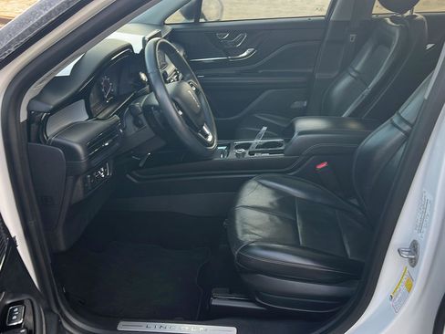 Used 2021 Lincoln Corsair AWD w/ Premium Package image 10