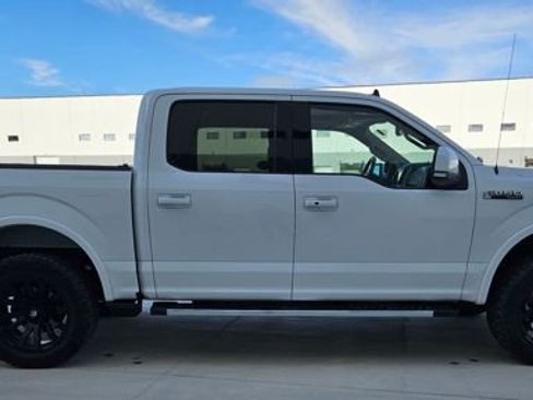 Used 2019 Ford F150 Lariat image 6
