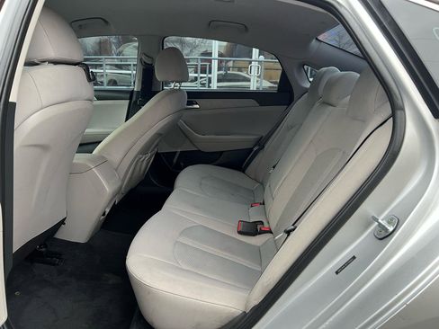 Used 2019 Hyundai Sonata SE FWD image 12