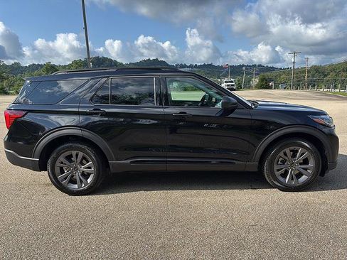 New 2026 Ford Explorer Active w/ Active Comfort Package AWD/4WD image 5