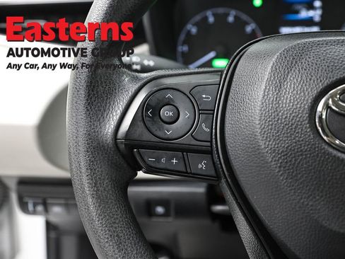Used 2024 Toyota Corolla LE w/ LE Convenience Package FWD image 15