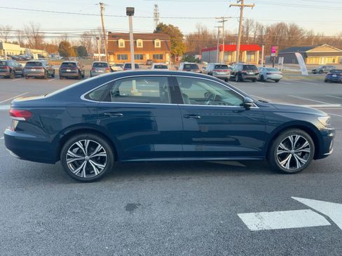 Used 2022 Volkswagen Passat 2.0T SE image 8