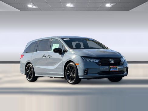 Certified 2023 Honda Odyssey Sport image 6