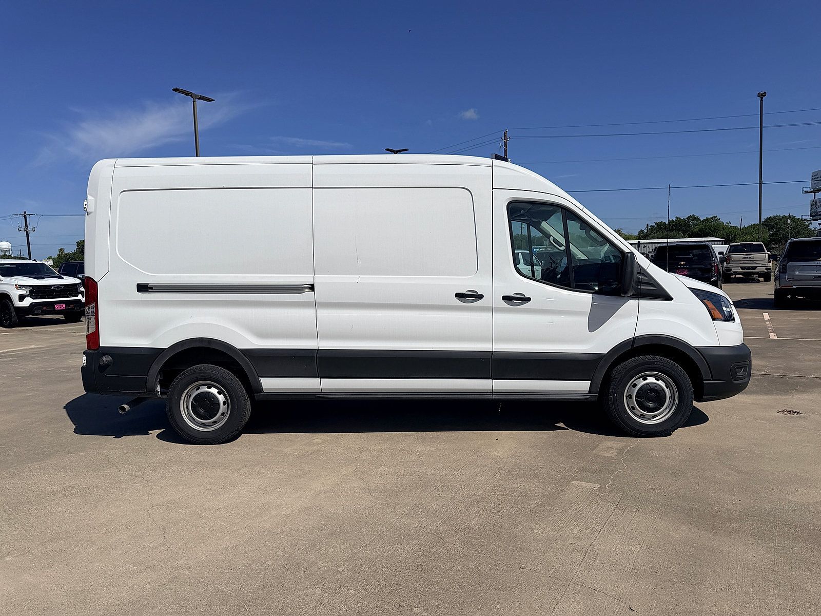 Used 2024 Ford Transit 250 148 Medium Roof RWD image 8