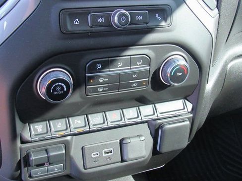 Used 2024 Chevrolet Silverado 2500 Custom w/ Custom Value Package image 19