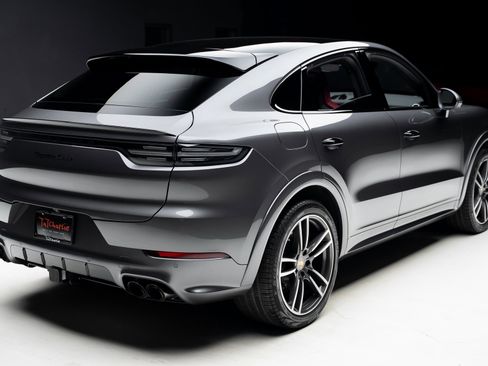 Used 2023 Porsche Cayenne Turbo image 31