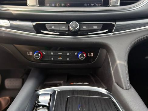 Used 2023 Buick Enclave Essence w/ Experience Buick Package FWD image 11