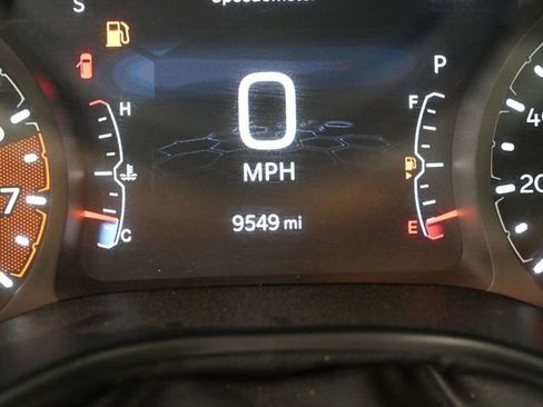 Used 2025 Jeep Compass Latitude w/ Altitude Special Edition AWD/4WD image 31