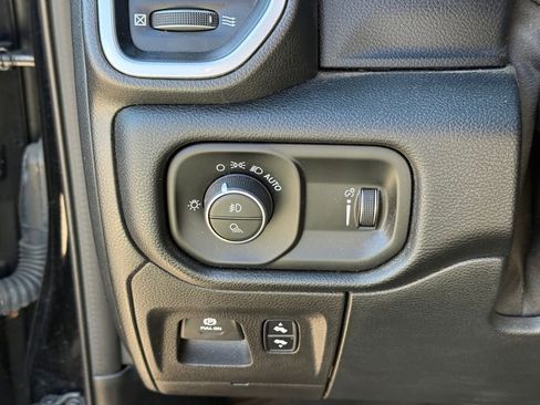 Used 2021 RAM 1500 Big Horn image 18