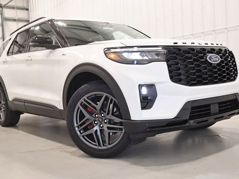 New 2026 Ford Explorer ST-Line w/ ST-Line Street Pack image 37