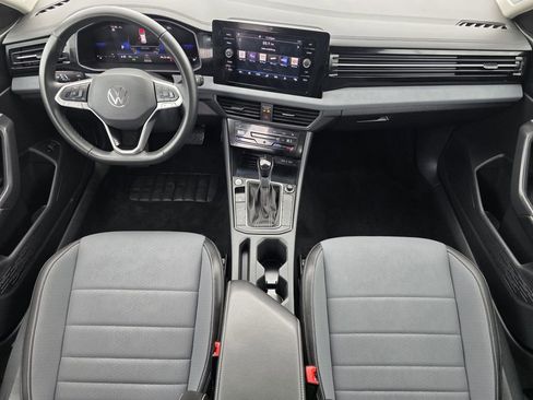 Used 2025 Volkswagen Jetta SE image 18