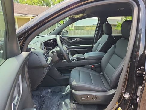 Certified 2026 Chevrolet Traverse LT FWD image 20