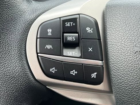 Used 2023 Ford Explorer XLT w/ Equipment Group 202A AWD/4WD image 26