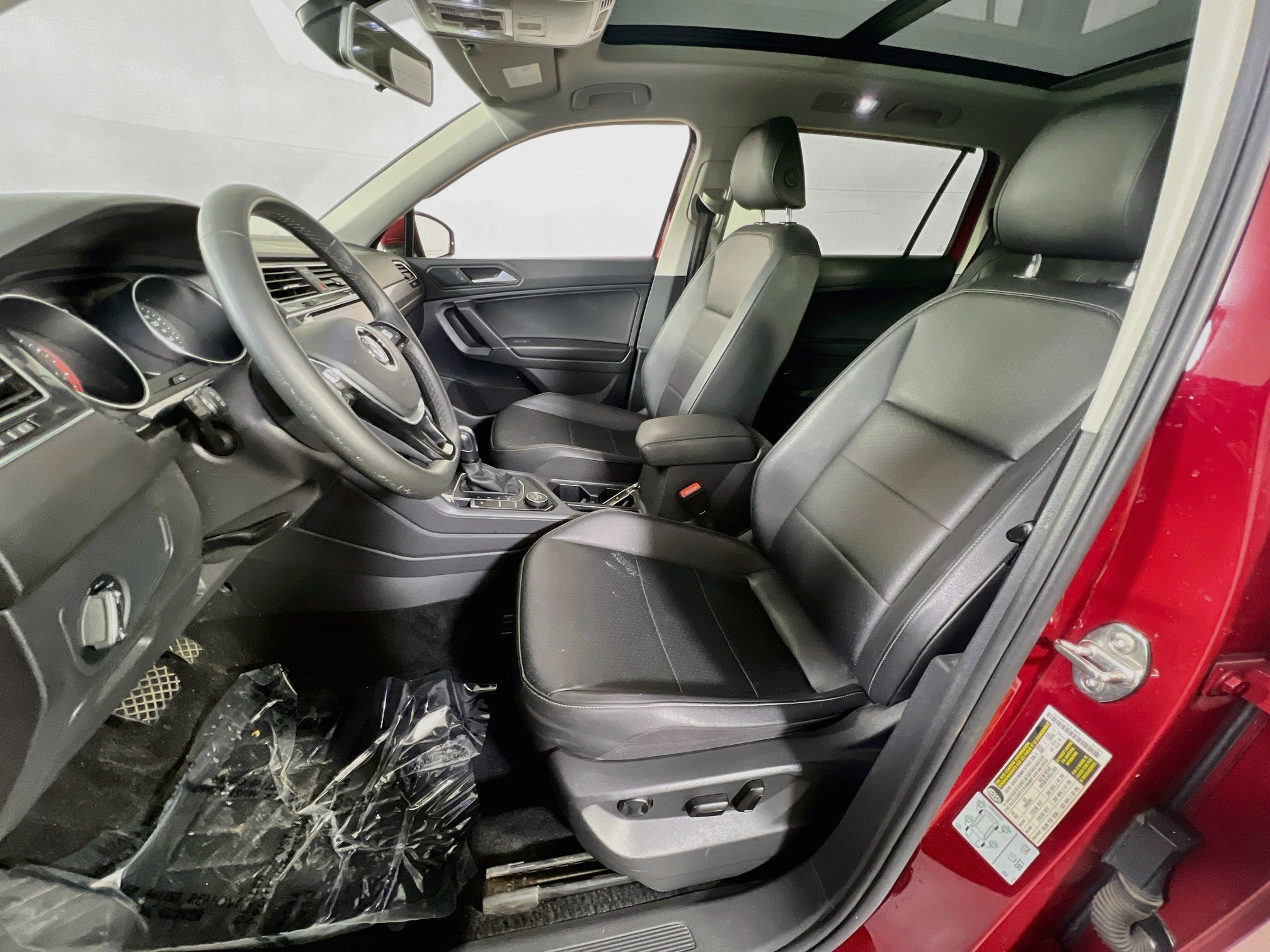 Used 2020 Volkswagen Tiguan SE w/ Panoramic Sunroof Package AWD/4WD image 20