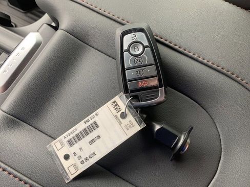 New 2025 Ford Expedition Active RWD image 44