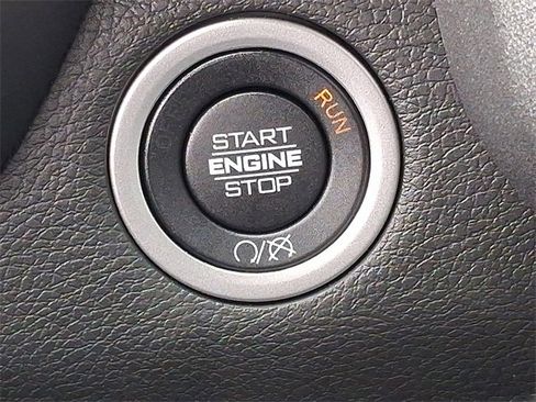 Used 2024 RAM 2500 Tradesman w/ Chrome Appearance Group image 15