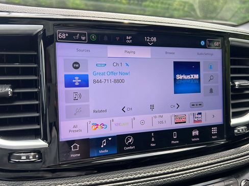 Used 2025 Chrysler Pacifica Limited FWD image 20