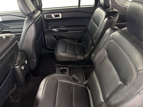 Used 2020 Ford Explorer XLT w/ Equipment Group 202A AWD/4WD image 24
