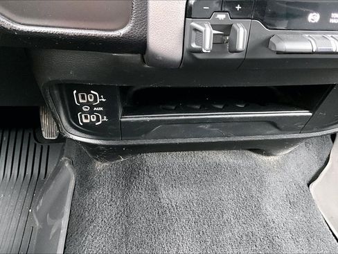 Used 2024 RAM 2500 Big Horn image 17