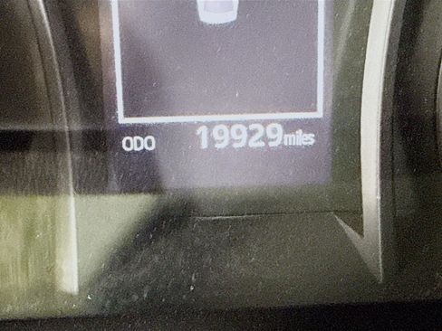 Used 2020 Toyota Camry LE image 16